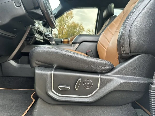Used 2017 White Ford Limited image 22