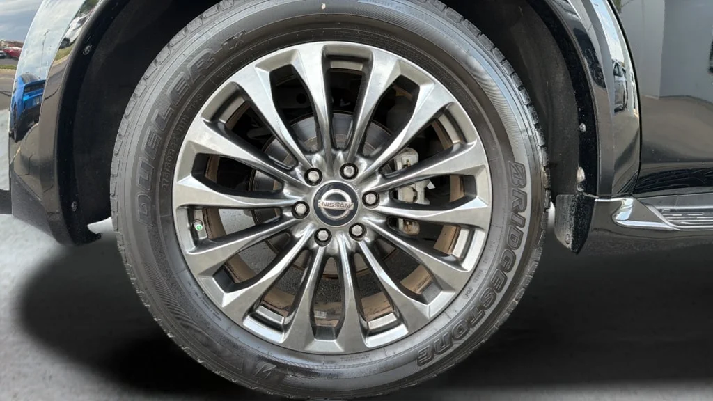 Certified Used 2020 Super Black Nissan Platinum image 29