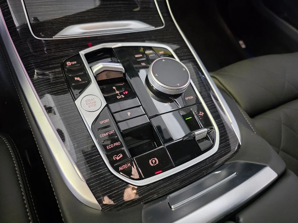 New 2027 Brooklyn Grey Metallic BMW xDrive40i image 21
