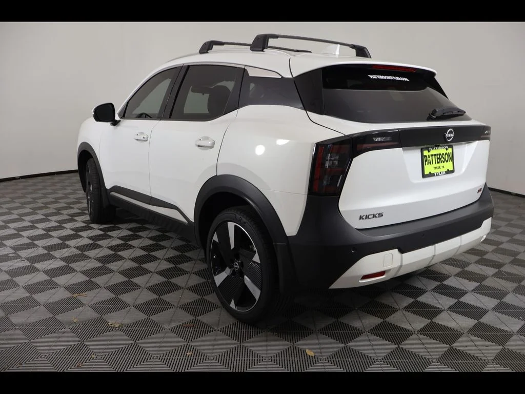 Used 2025 White Nissan SR image 4