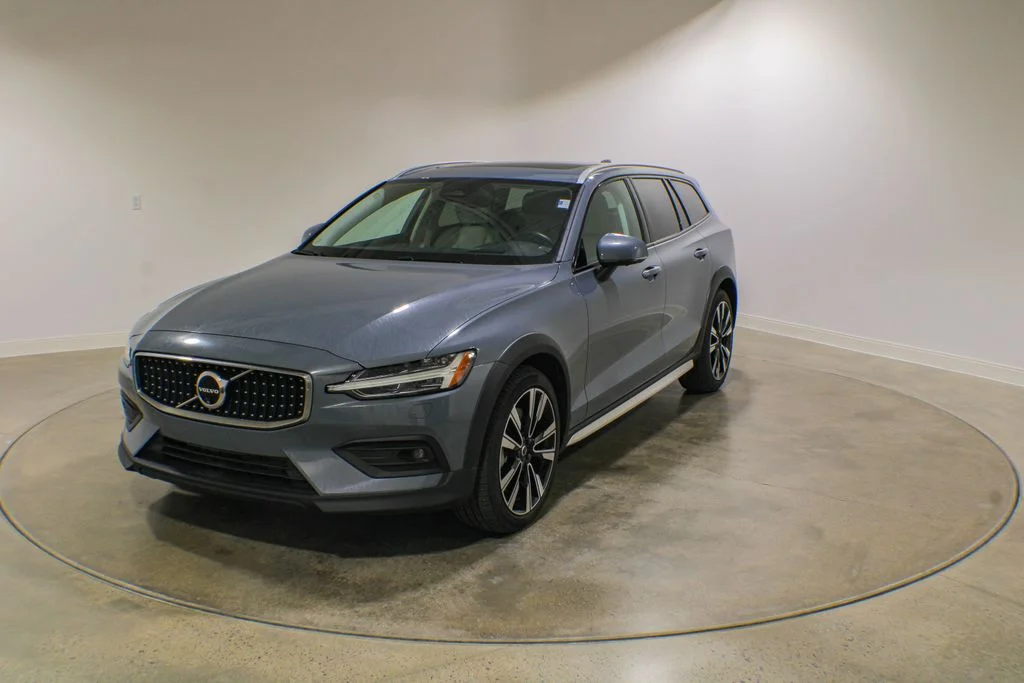 2024 Volvo V60 Cross Country B5 Ultimate AWD's photo