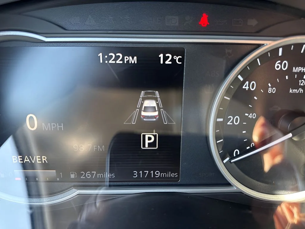 Used 2025 White Nissan 1.6 SV image 21
