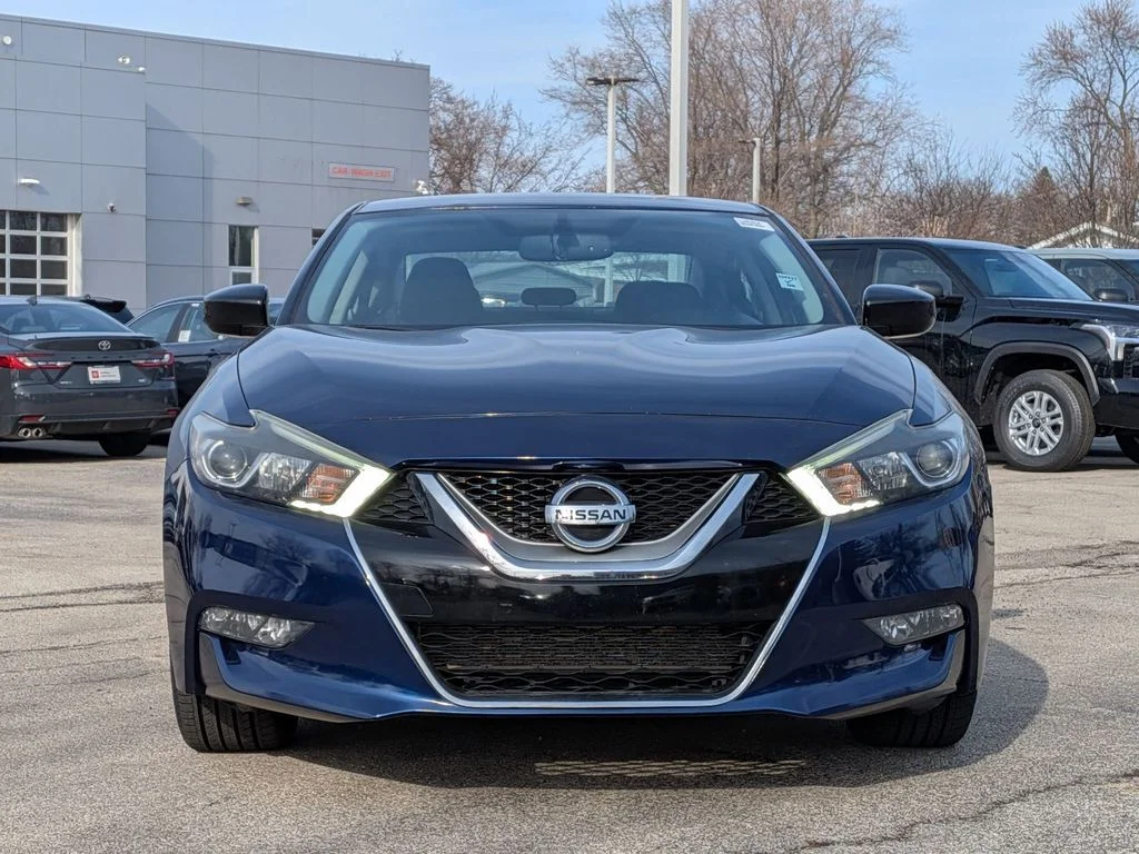 Used 2017 Blue Nissan 3.5 S image 2
