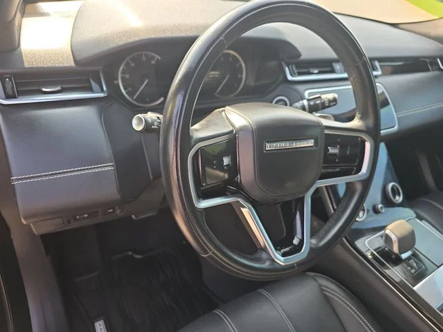 Used 2023 Black Land Rover R-Dynamic S image 17