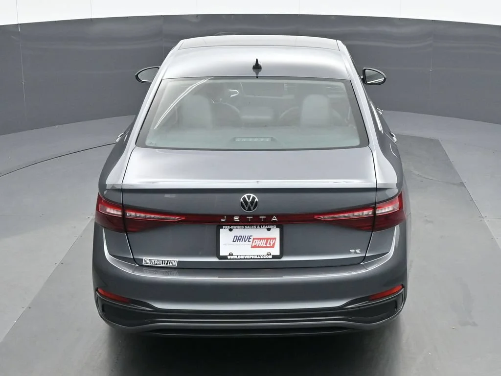 Used 2025 Gray Volkswagen 1.5T SE image 21