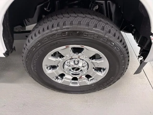New 2026 Star White Metallic Tri-Coat Ford F-350® Lariat® image 23