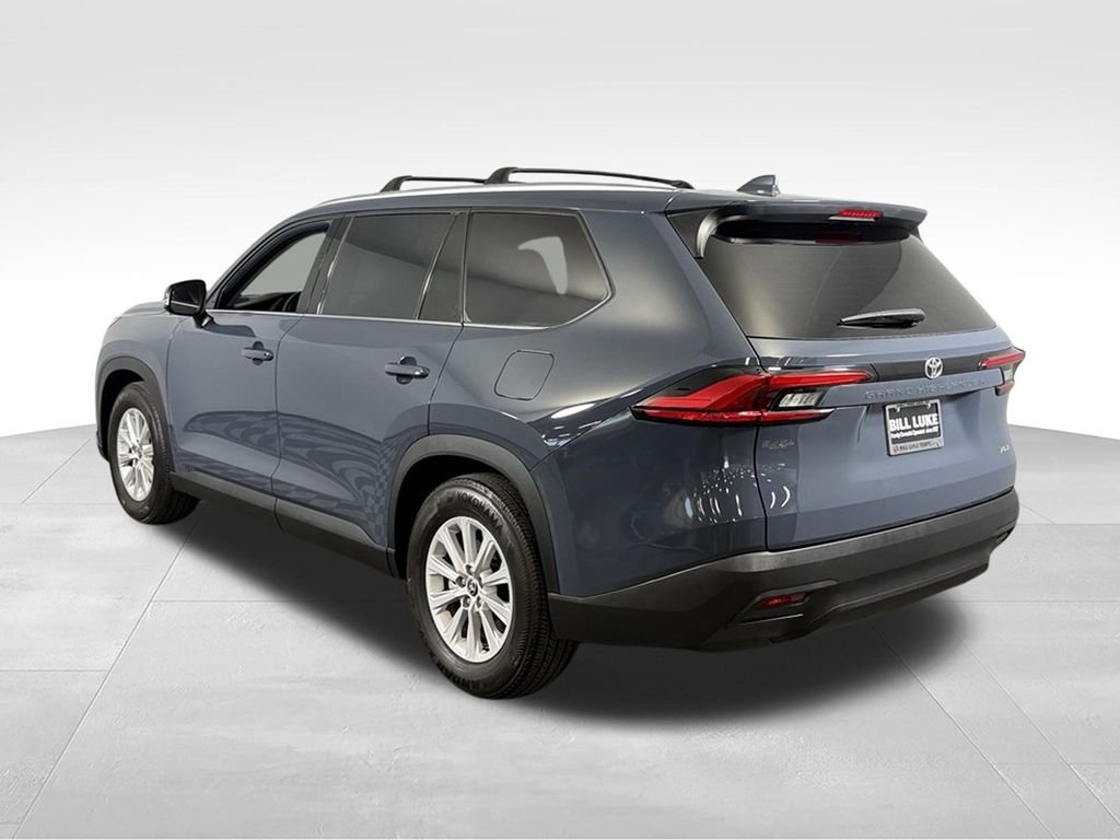 Used 2024 Cloud Toyota XLE image 8