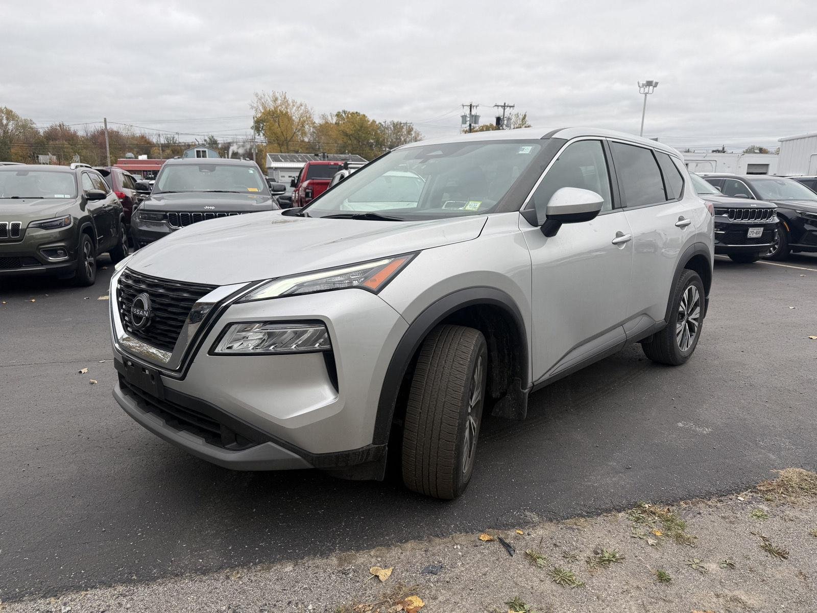 Used 2023 Brilliant Silver Metallic Nissan SV image 5