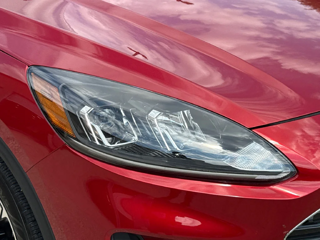 Used 2022 Red Ford SE image 4