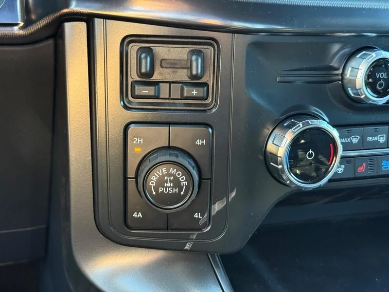 New 2026 Oxford White Ford LARIAT 4WD SuperCrew 5.5