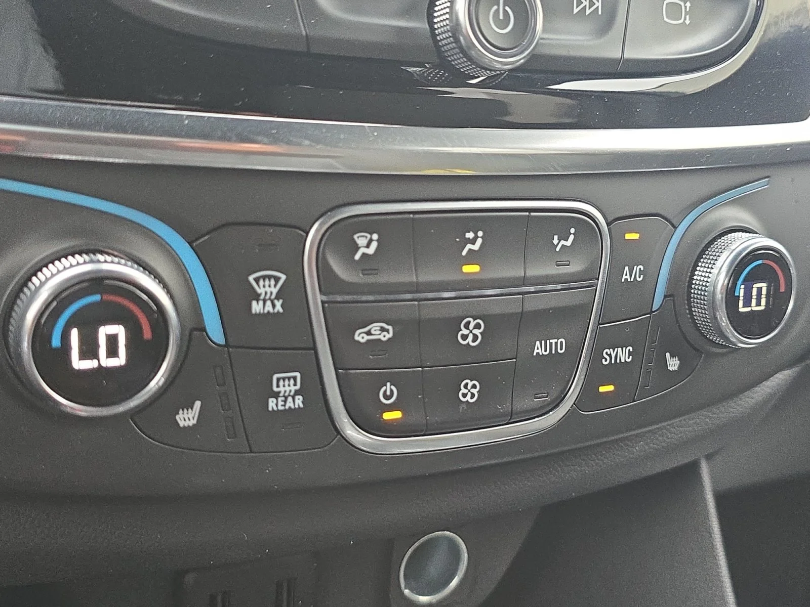 Used 2024 Sterling Gray Metallic Chevrolet LT Cloth image 17