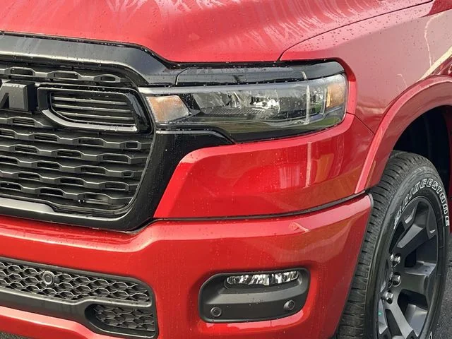 New 2026 Molten Red Pearl-Coat Exterior Paint RAM Big Horn/Lone Star image 10