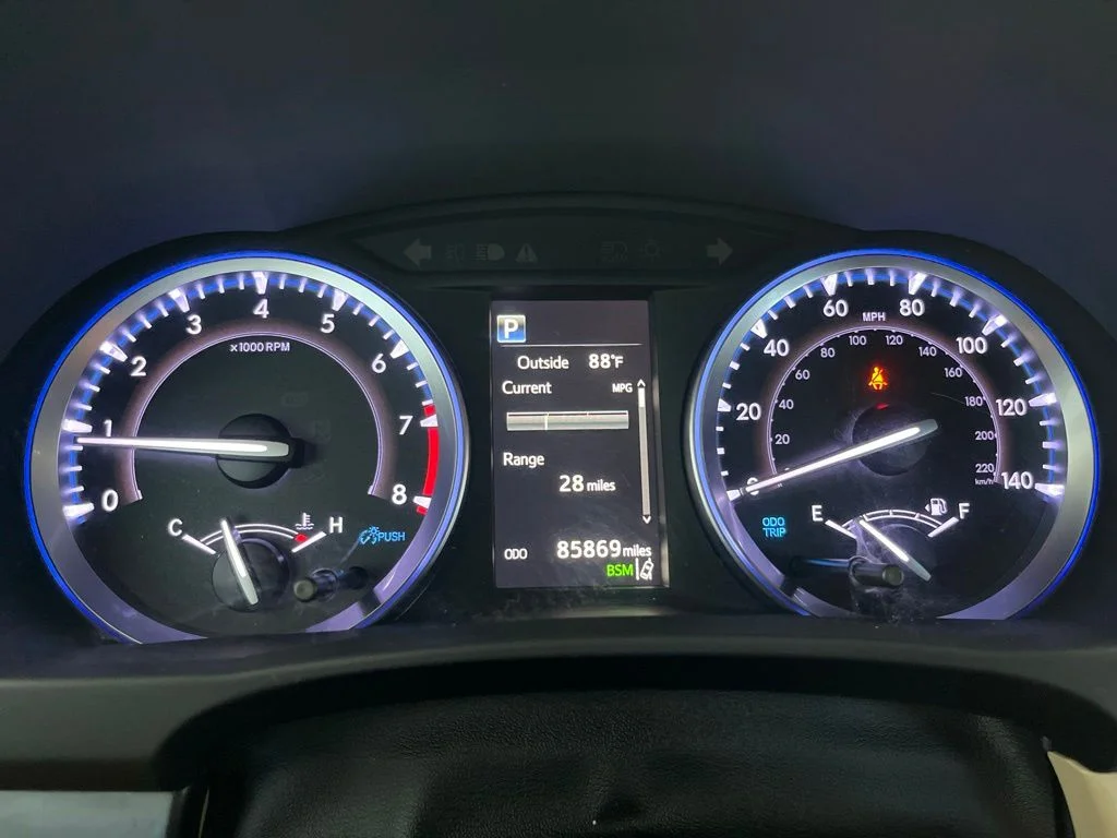 Used 2019 Red Toyota XLE image 9