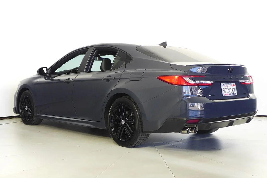Used 2025  Toyota SE image 9