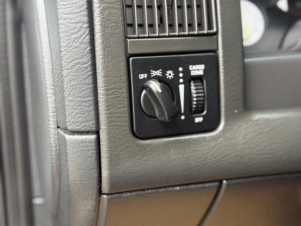 Used 2004 Silver Dodge ST image 21