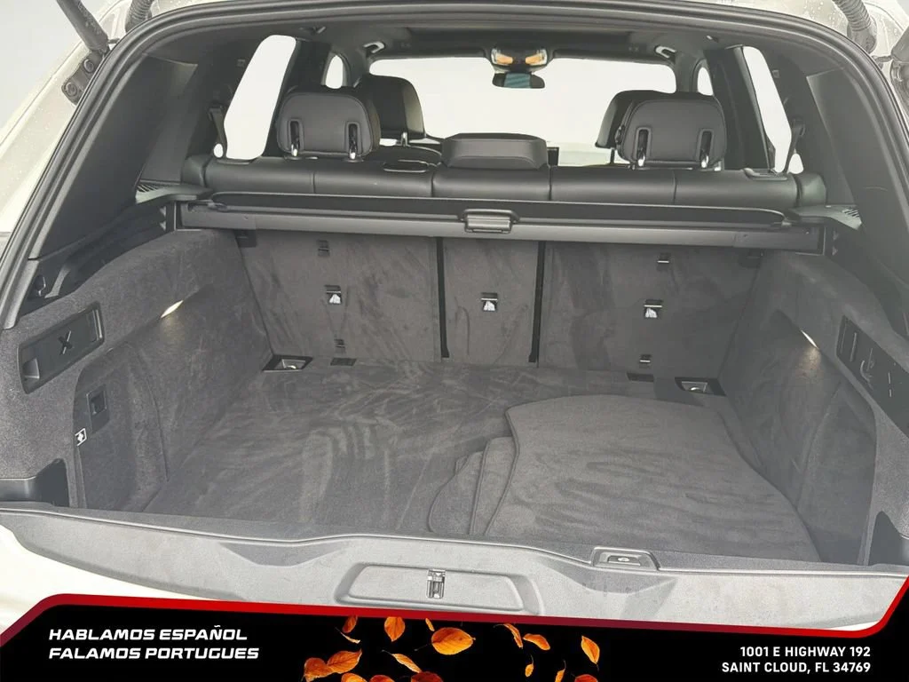 Used 2024  BMW xDrive40i image 29