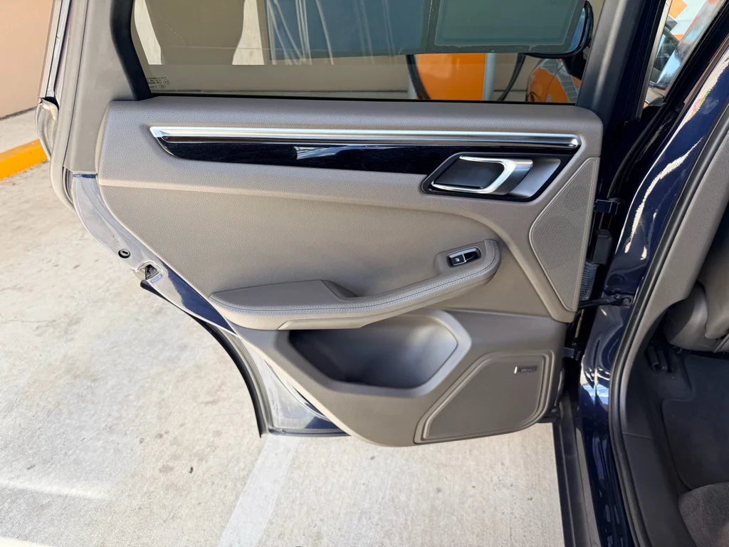 Used 2019 Night Blue Metallic Porsche Base image 25