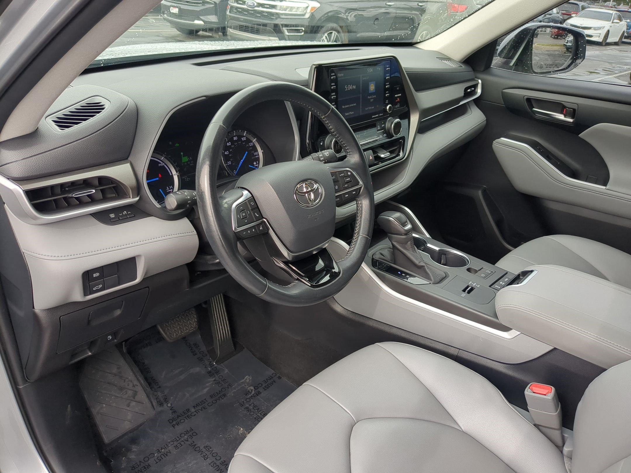 Used 2020 Celestial Silver Metallic Toyota Hybrid XLE image 14