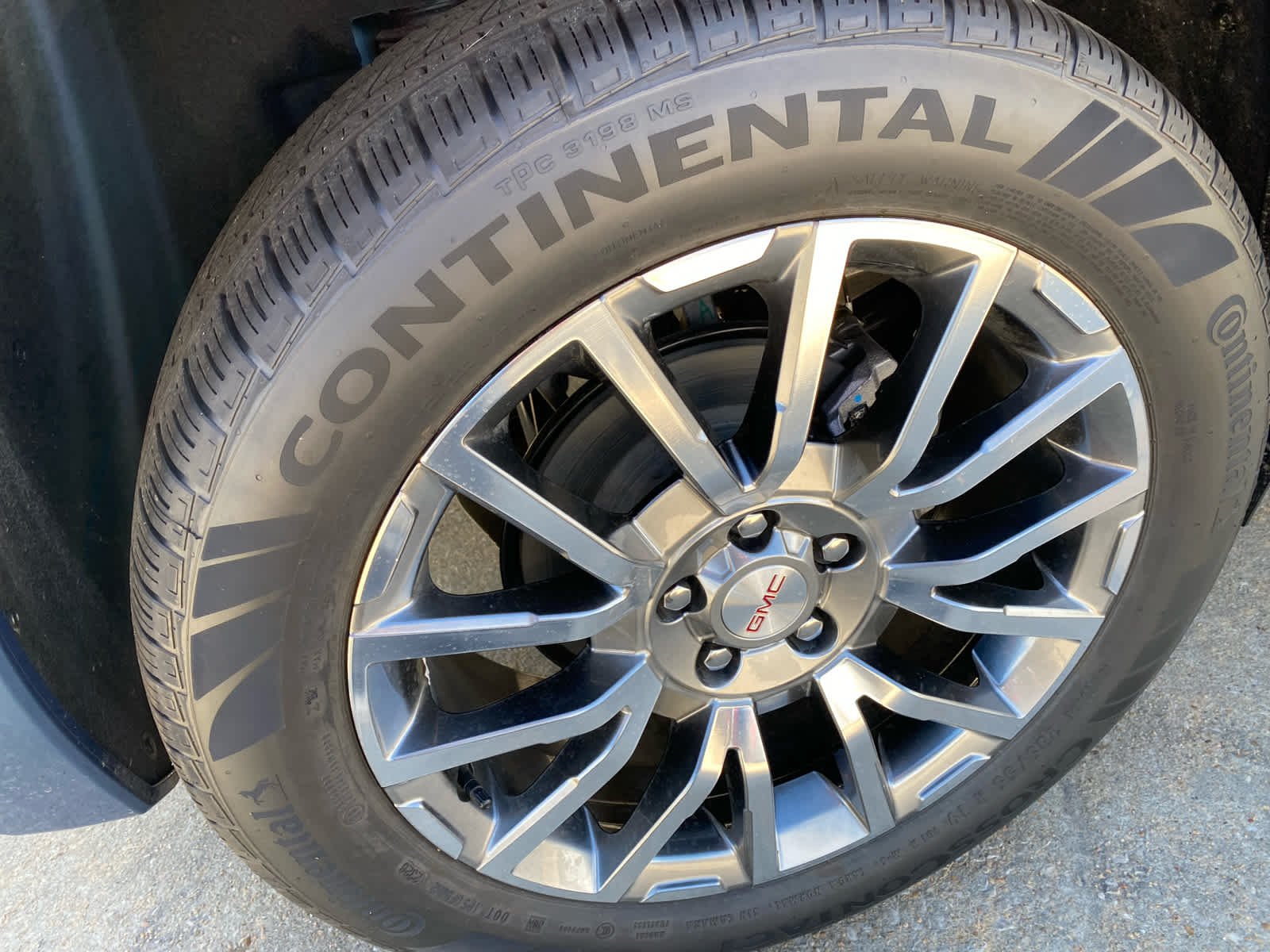 New 2027 Downpour Metallic GMC Denali image 28