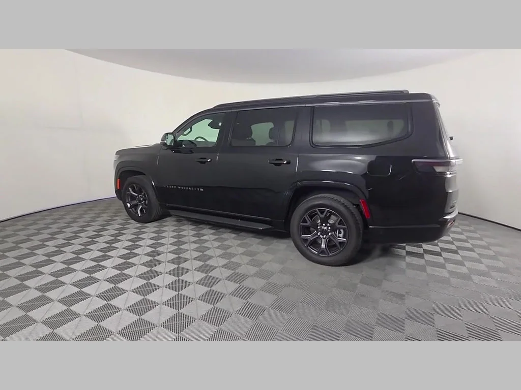 New 2026 High Gloss Black Exterior Paint Jeep Limited Altitude image 33