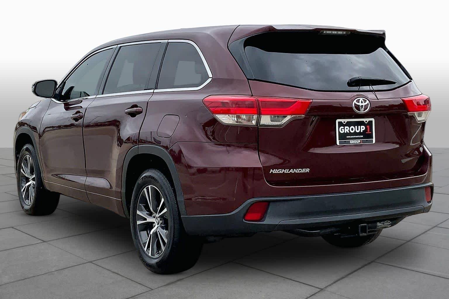 Used 2018 Ooh La La Rouge Mica Toyota LE image 12