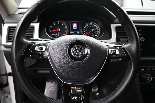 Used 2019 White Volkswagen 3.6L V6 SE image 31
