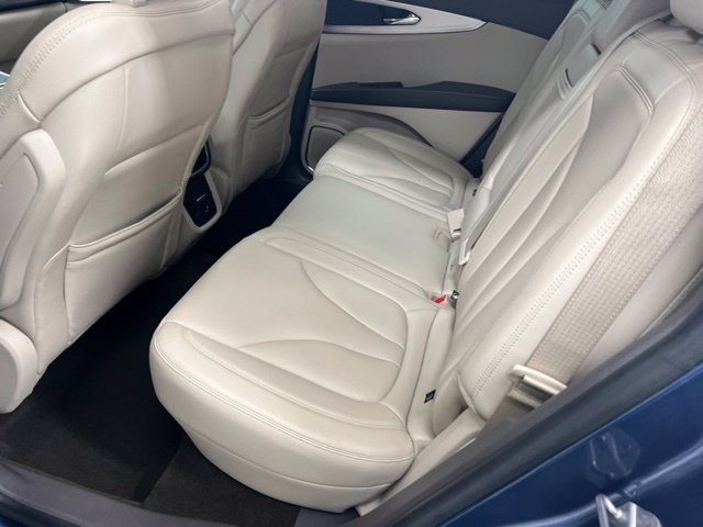 Used 2019 Blue Lincoln Standard image 11