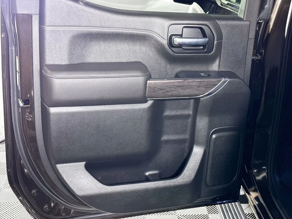Used 2019 Brown Chevrolet LTZ image 19