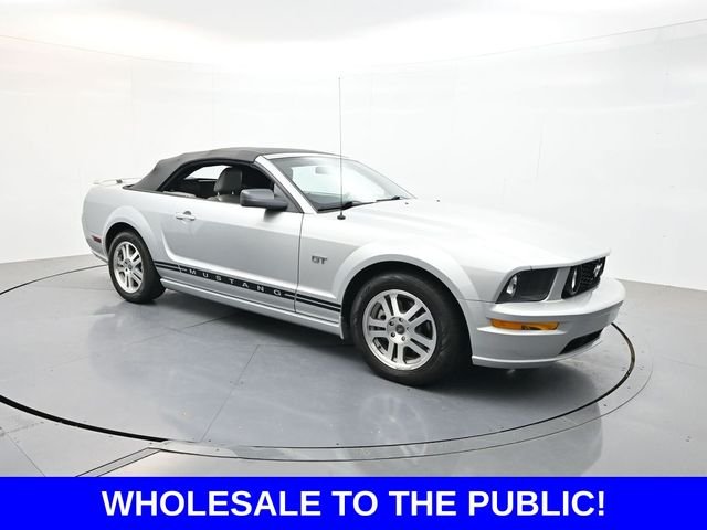 2005 Ford Mustang GT Premium's photo