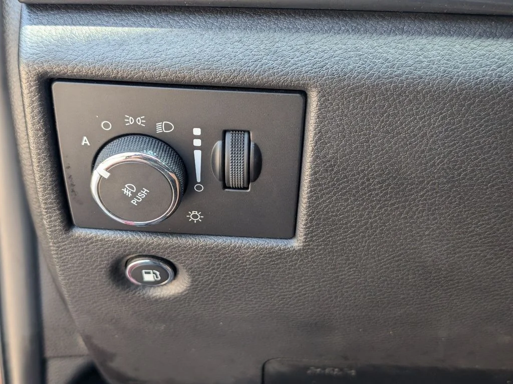 Used 2021 Red Jeep Laredo E image 20