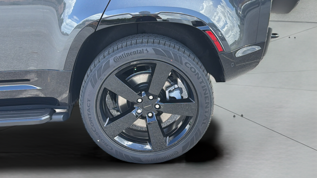 New 2026 Carpathian Grey Land Rover X-Dynamic SE image 16