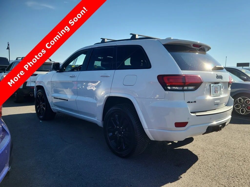 Used 2022 White Jeep Laredo X image 3