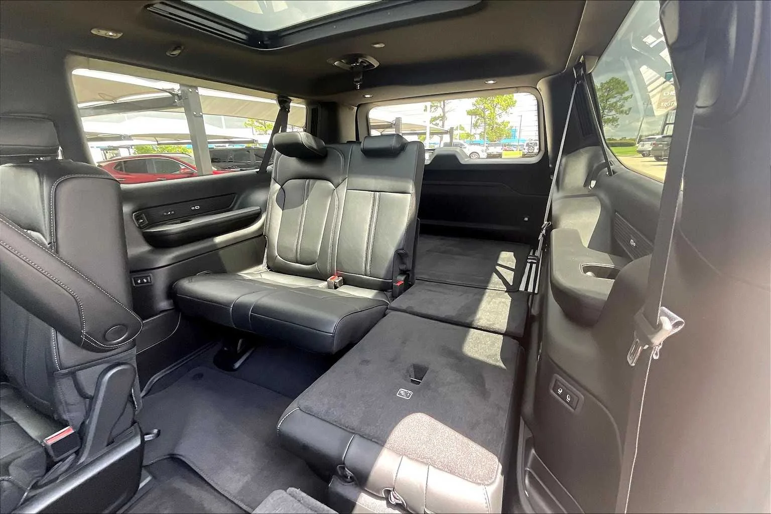 2025 Jeep Wagoneer L Series II - Photo 21