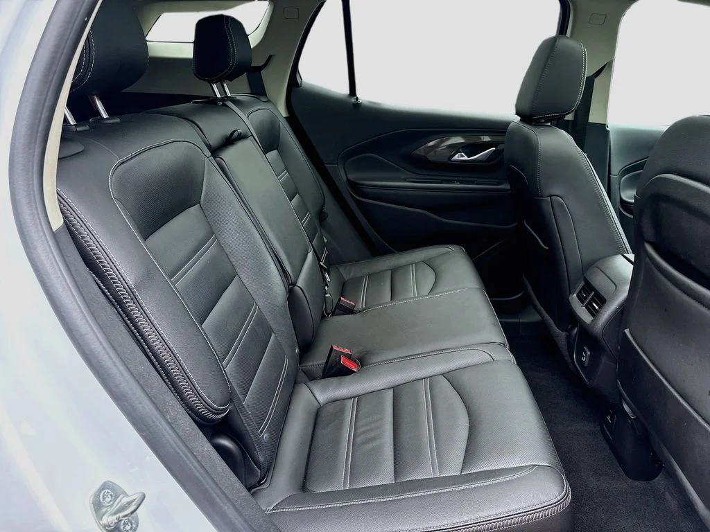 Used 2022 White GMC Denali image 30