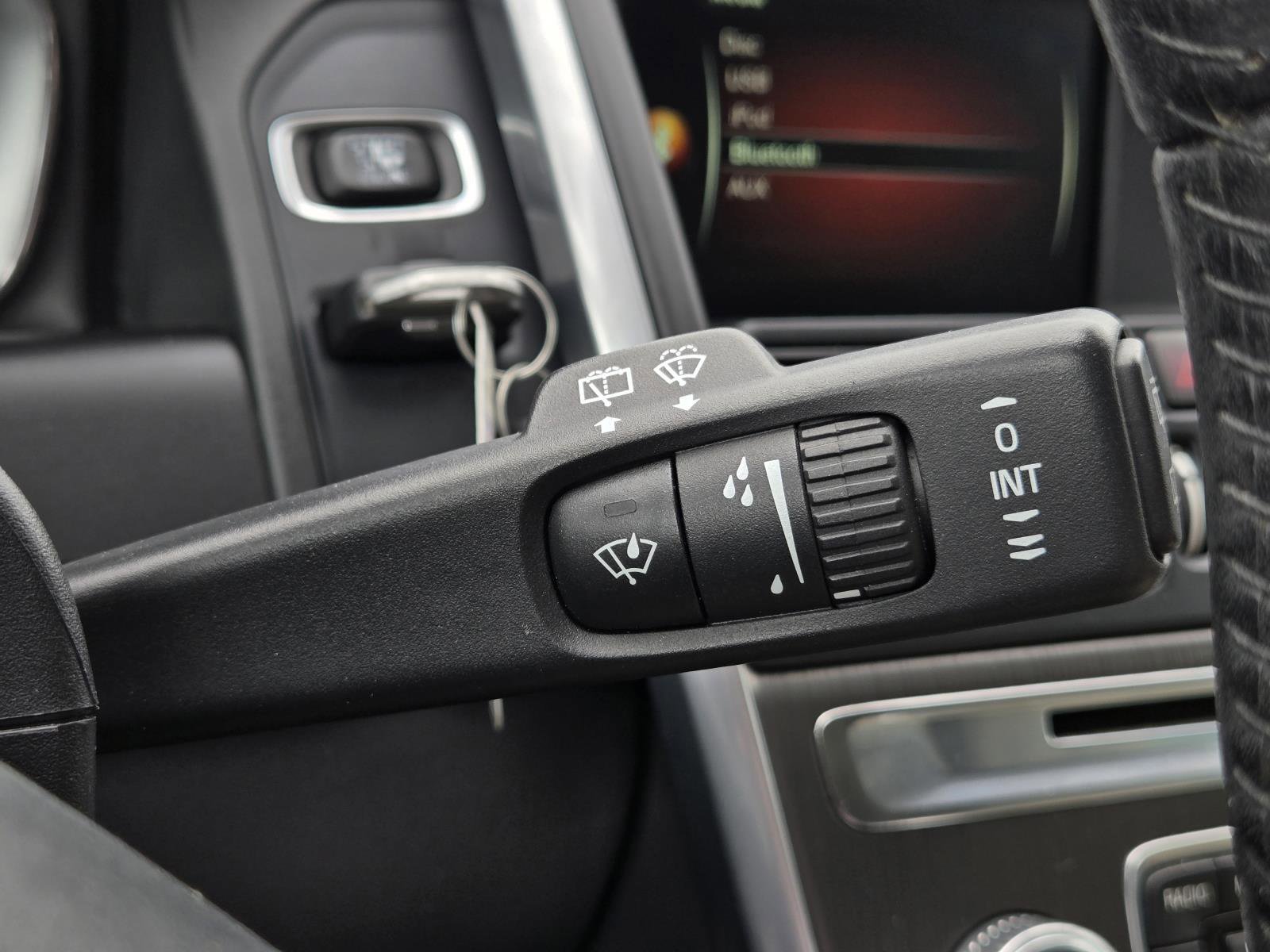 Used 2016 Ice White Volvo T5 Premier image 18