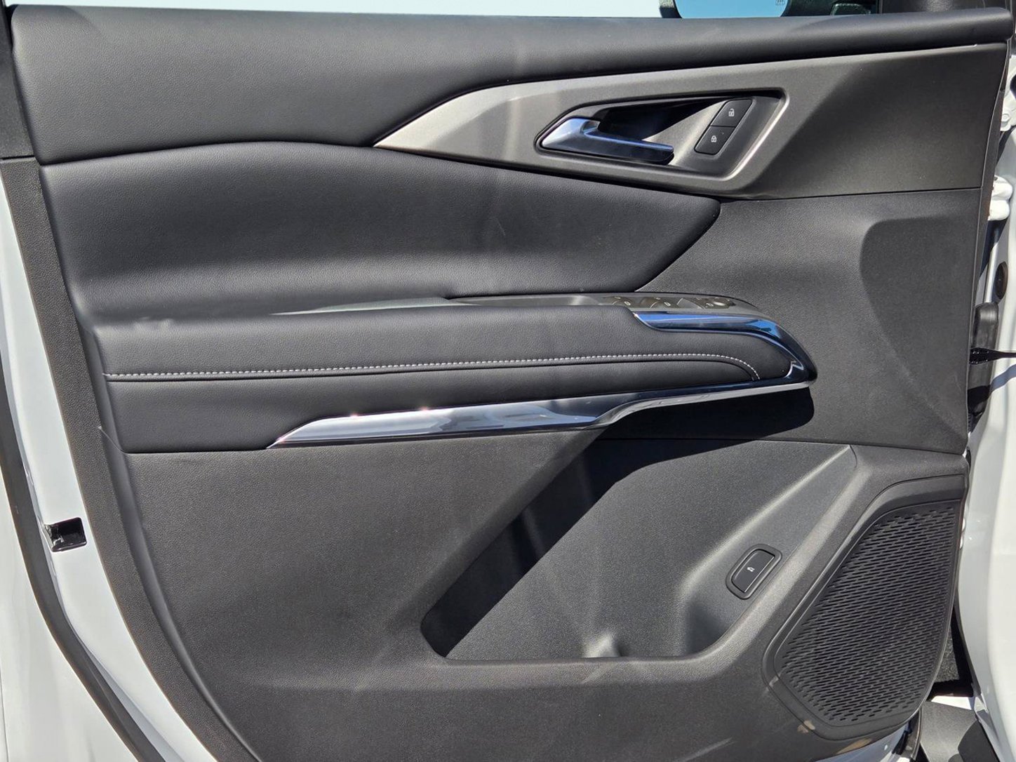 2027 Chevrolet Traverse LT - Photo 11