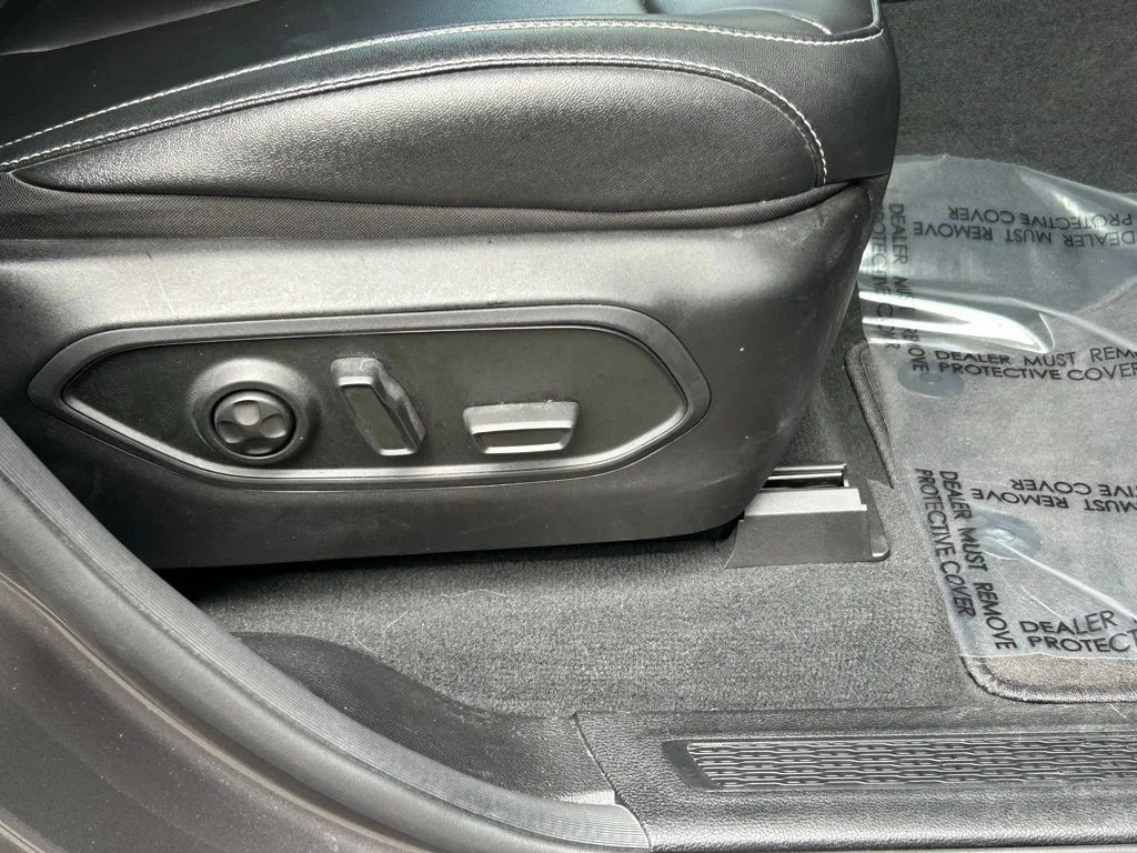 Used 2024 Gray Jeep Limited image 35