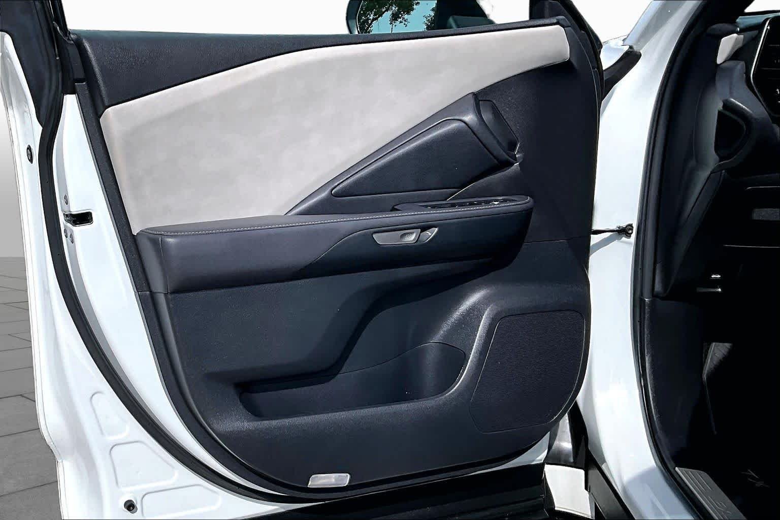 Used 2024 Wind Chill Pearl Lexus Premium image 26