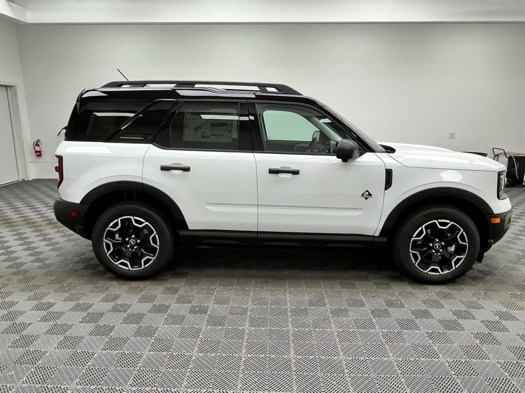 New 2026 White Ford Outer Banks image 7