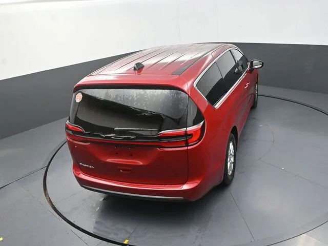 New 2027 Red Hot Pearl-Coat Exterior Paint Chrysler Select image 17