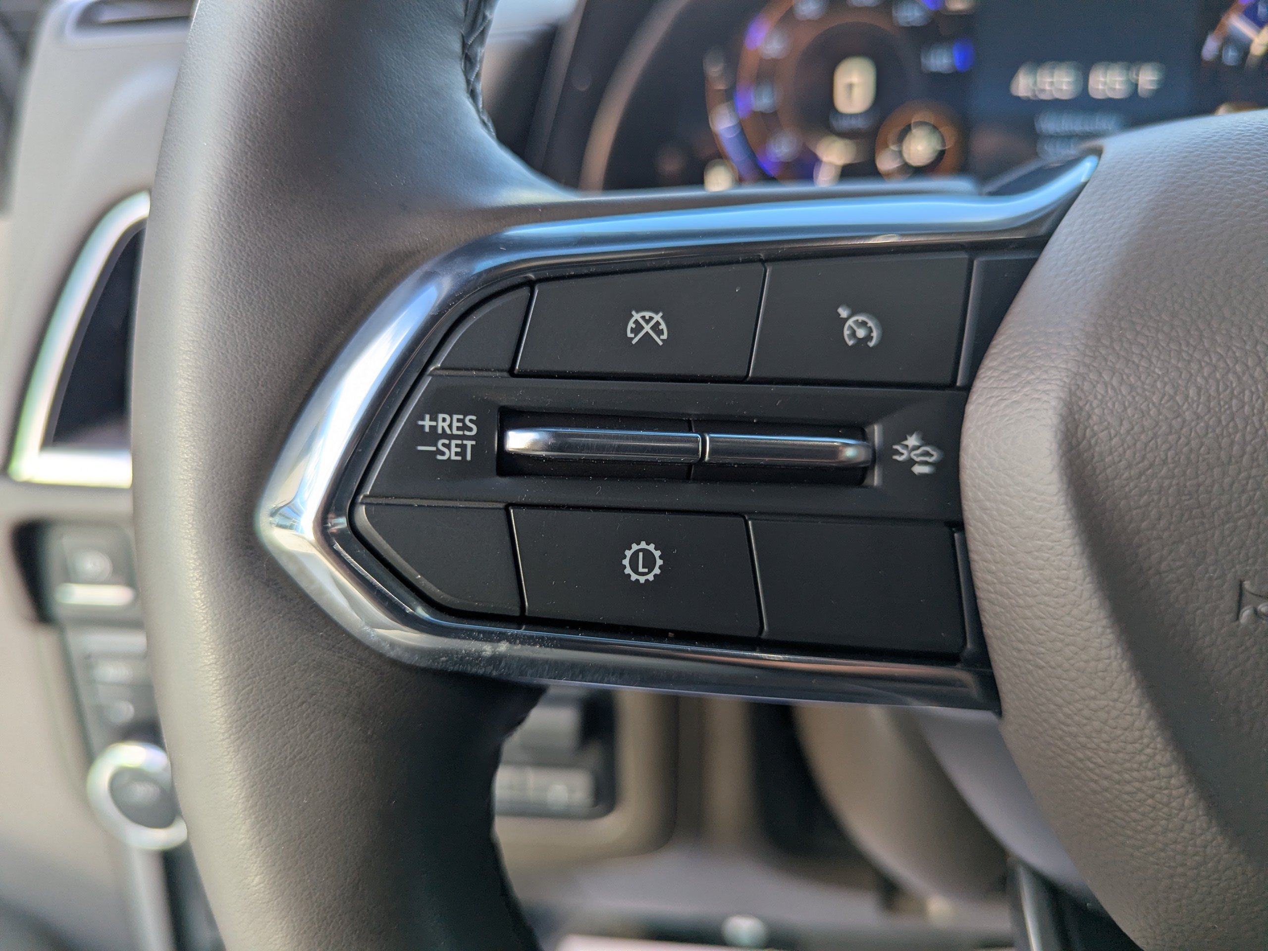 2025 Chevrolet Suburban Z71 - Photo 15