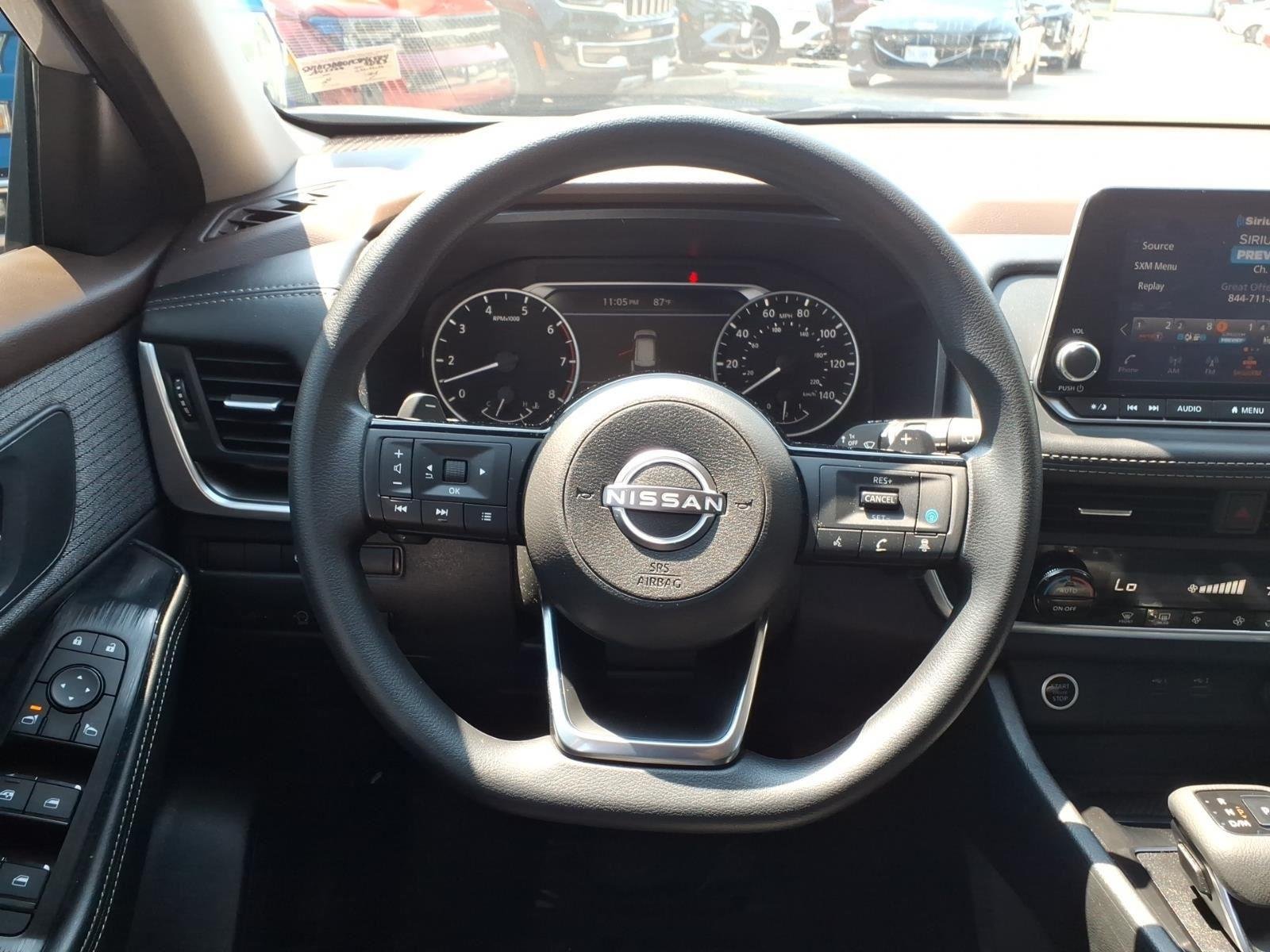Used 2023  NISSAN SV image 12
