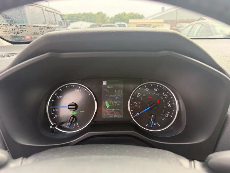 Used 2022 Gray Toyota XLE image 9