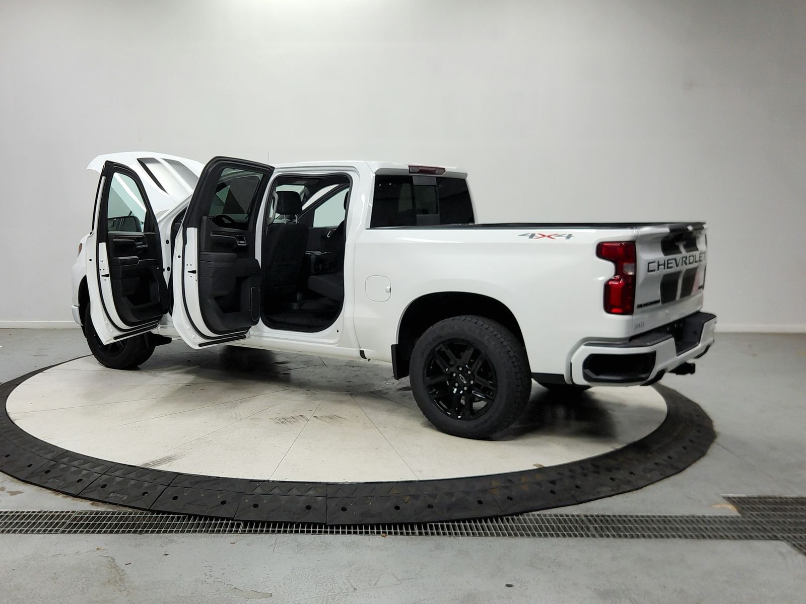 Used 2023 Summit White Chevrolet RST image 14