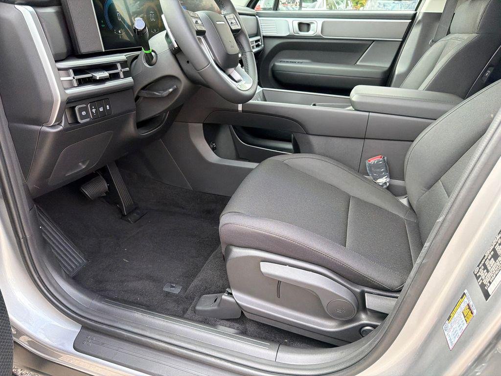 New 2026 Silver Hyundai SE image 9