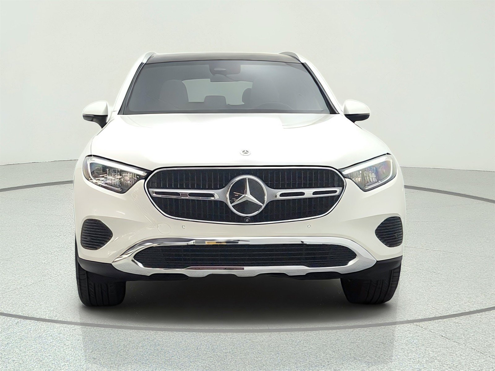 Used 2024 Polar White Mercedes-Benz GLC 300 4MATIC® SUV image 2