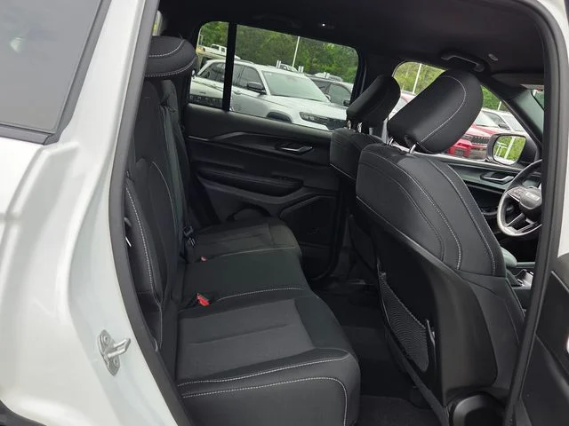 Used 2025 White Jeep Laredo image 14