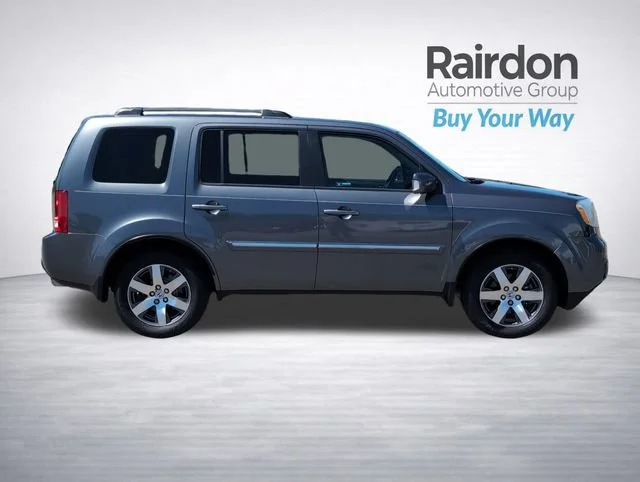 Used 2012 Polished Metal Metallic Honda Touring image 8