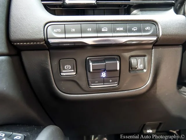 Used 2021 Black Cadillac Sport image 22