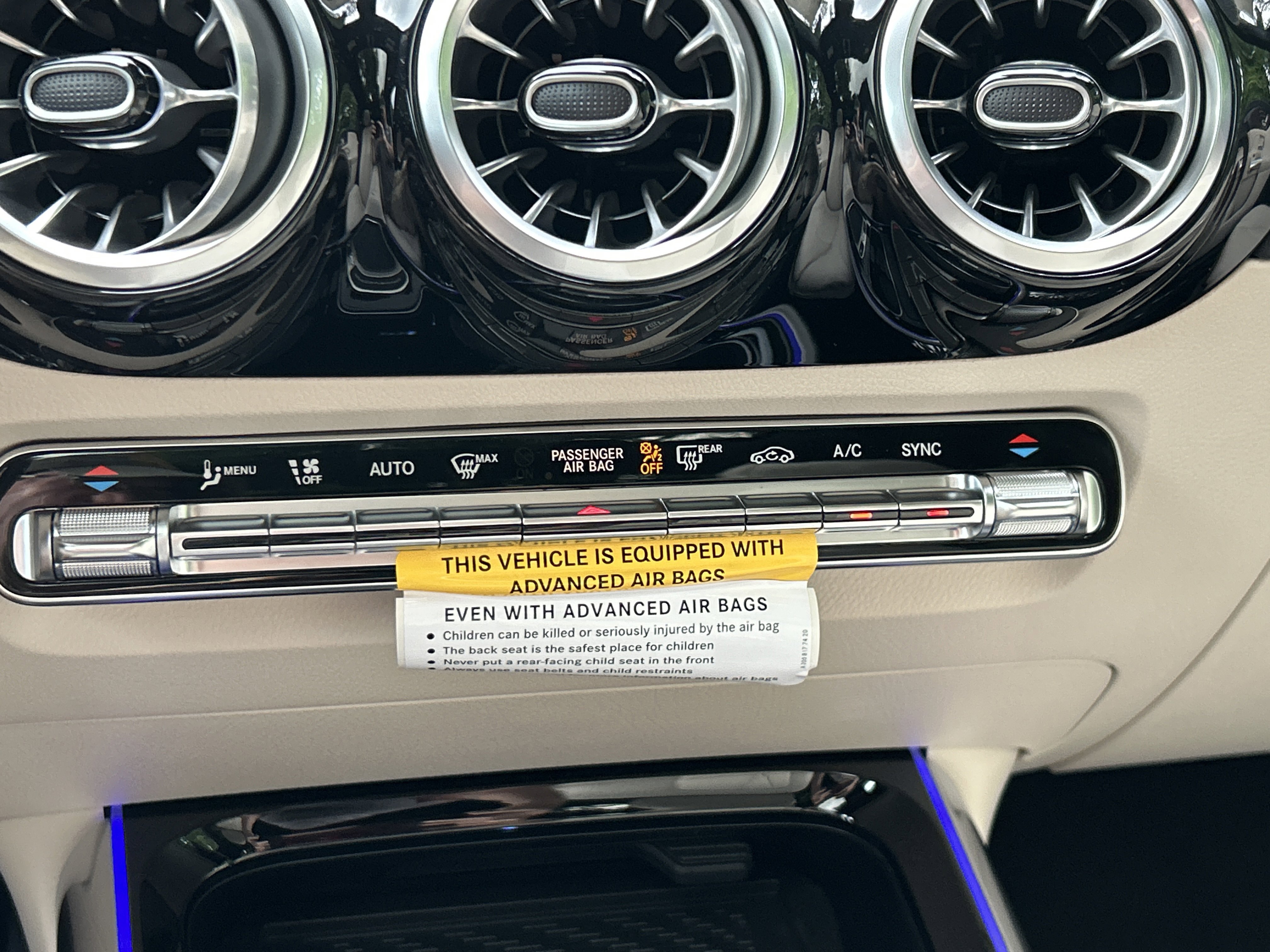 New 2026 Mountain Grey Metallic Mercedes-Benz GLA 250 SUV image 29